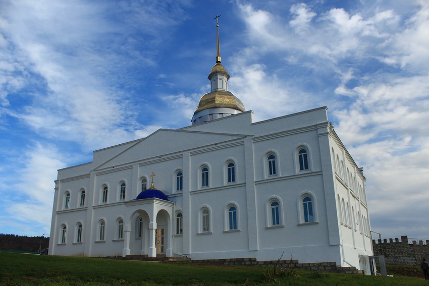 Благовещенский скит. Церковь Варвары великомученицы, Фёдоровка (Тольятти, город, Самарская область). общий вид в ландшафте