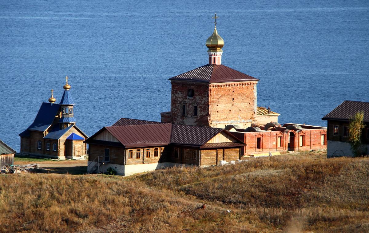 общий вид в ландшафте. Симеоновский Благовещенский мужской монастырь, Кашпирский монастырь, урочище (Сызранский район, Самарская область)