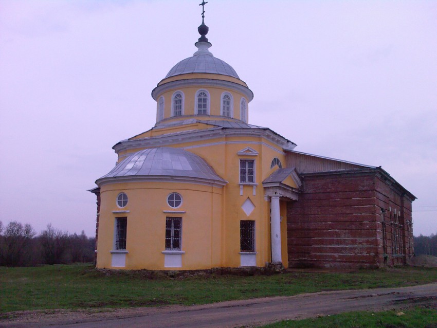 Красная Гора. Церковь Воскресения Словущего. фасады, Слава Богу! С 2010г. храм является действующим и в нём регулярно проводятся богослужения. 