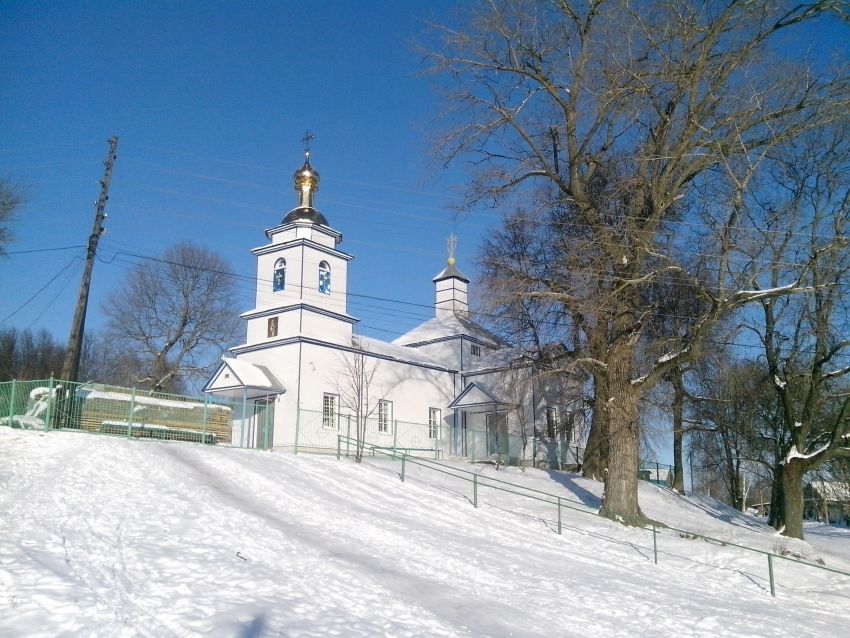 Курово. Церковь Николая Чудотворца. общий вид в ландшафте, Церковь после реставрации.
