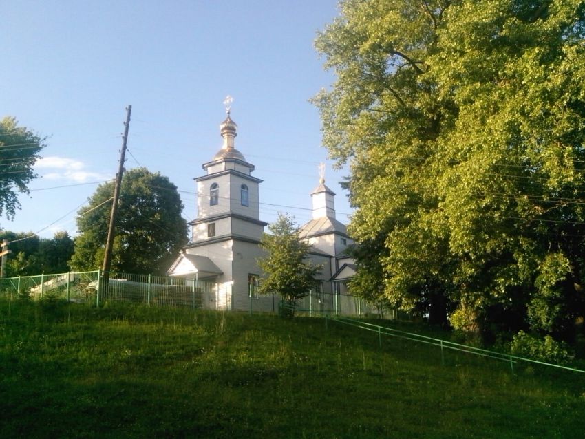 Курово. Церковь Николая Чудотворца. общий вид в ландшафте, Храм с дороги.