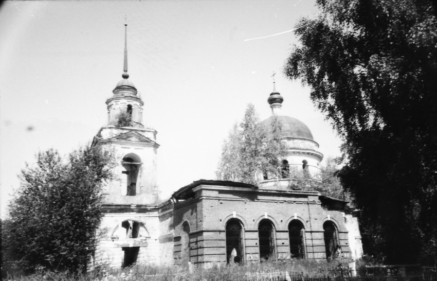 Церковь Троицы Живоначальной, Бакунино, урочище (Калининский район, Тверская область). фасады