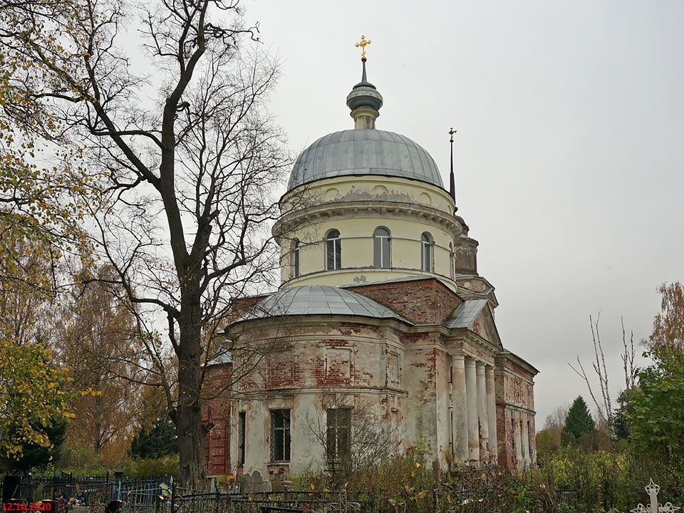 Церковь Троицы Живоначальной, Бакунино, урочище (Калининский район, Тверская область). фасады