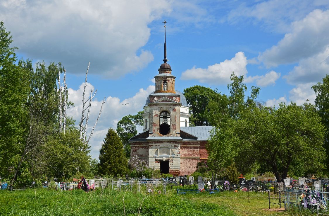 Церковь Троицы Живоначальной, Бакунино, урочище (Калининский район, Тверская область). фасады
