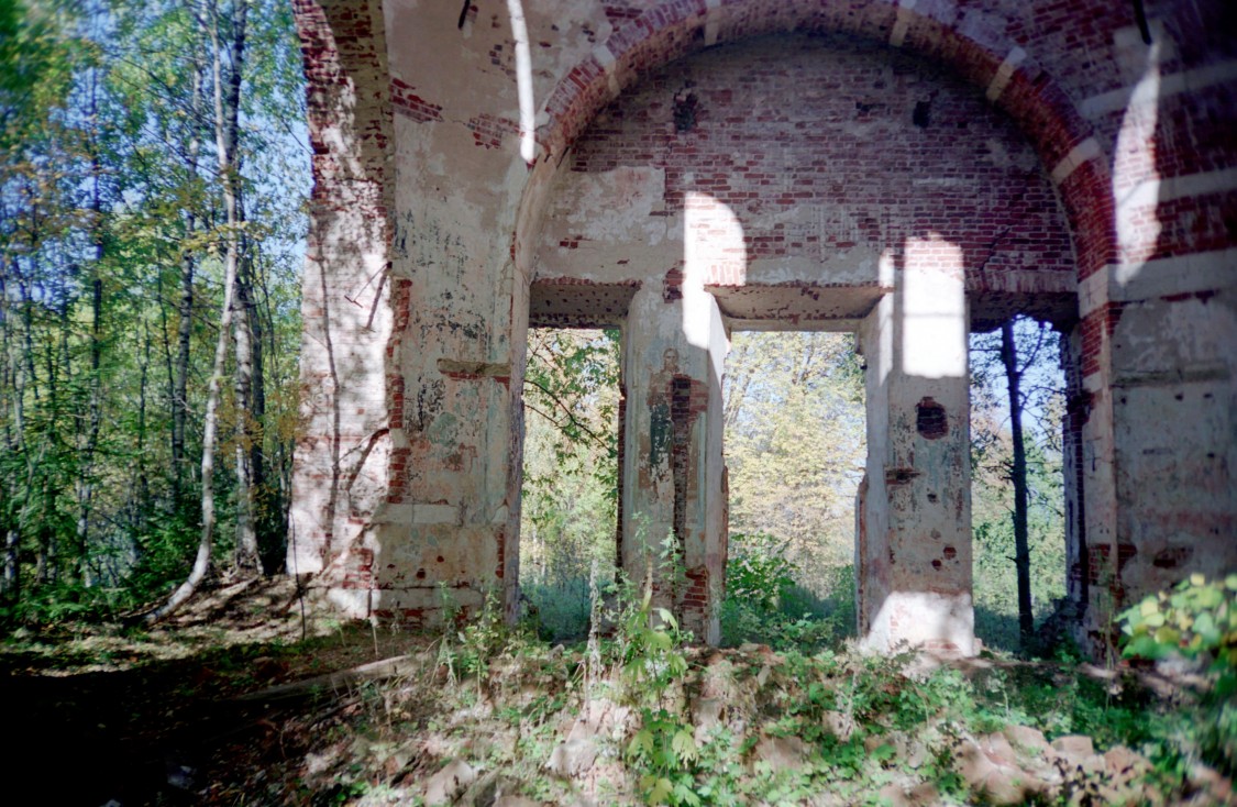 Церковь Михаила Архангела, Холмец, погост (Калининский район, Тверская область). интерьер и убранство