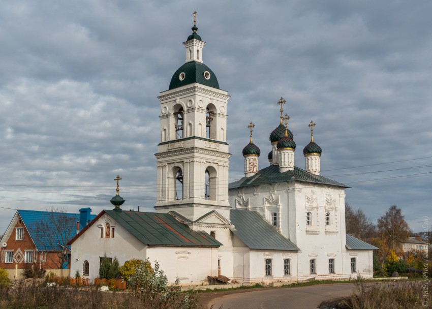 Церковь Казанской иконы Божией Матери, Сарафоново (Ярославский район, Ярославская область). общий вид в ландшафте