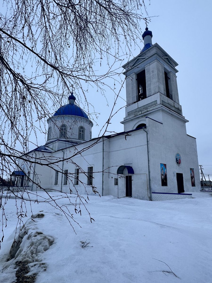 Церковь Космы и Дамиана, Казинка (Грязинский район, Липецкая область). фасады, Общий вид на церковь со стороны улицы Ленина