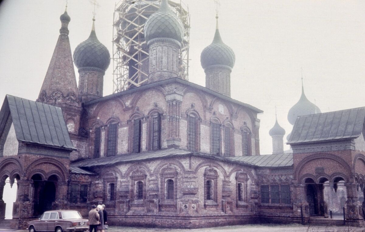 Церковь Иоанна Златоуста в Коровниках, Ярославль (Ярославль, город, Ярославская область). дополнительная информация, Скан с плёнки из домашнего архива.