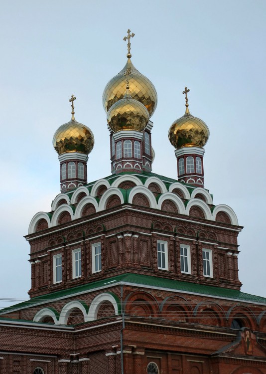 Грязи. Церковь Николая Чудотворца. архитектурные детали, пять золотых купола храма