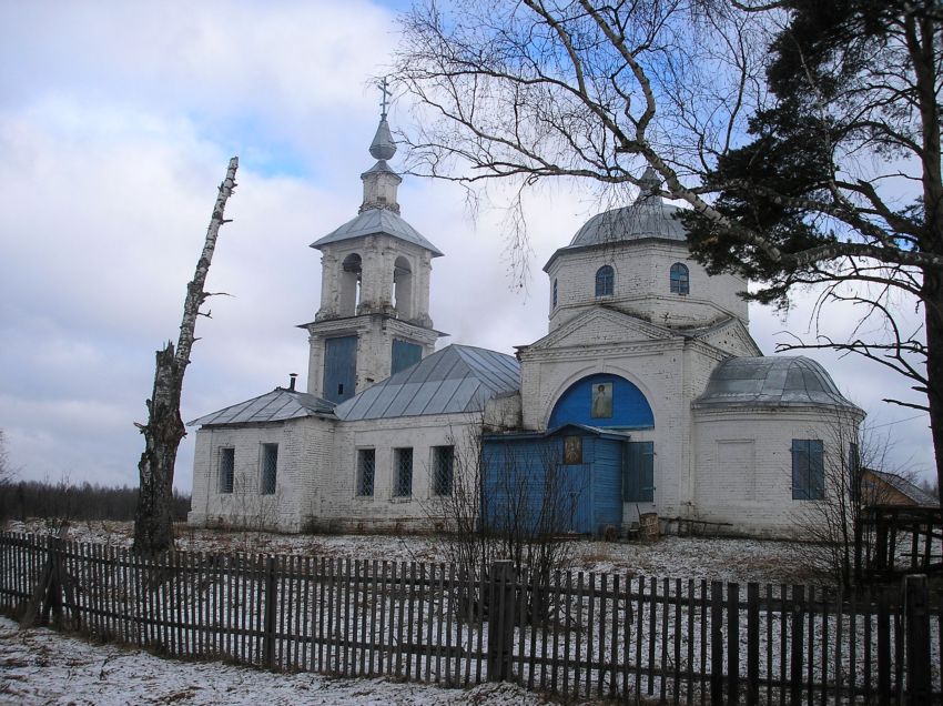 Церковь Введения во храм Пресвятой Богородицы, Стефаново (Архидьякон-Степан) (Буйский район, Костромская область). общий вид в ландшафте