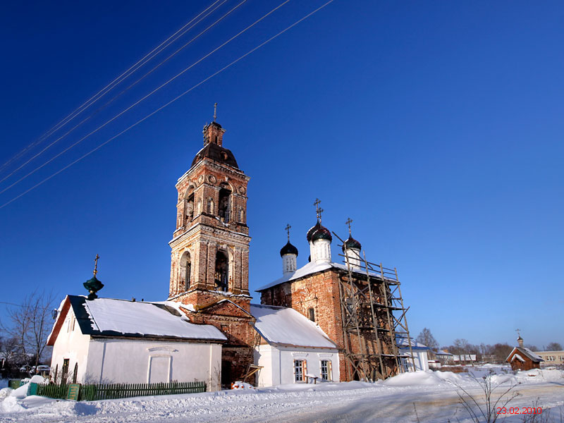 Церковь Казанской иконы Божией Матери, Сарафоново (Ярославский район, Ярославская область). общий вид в ландшафте