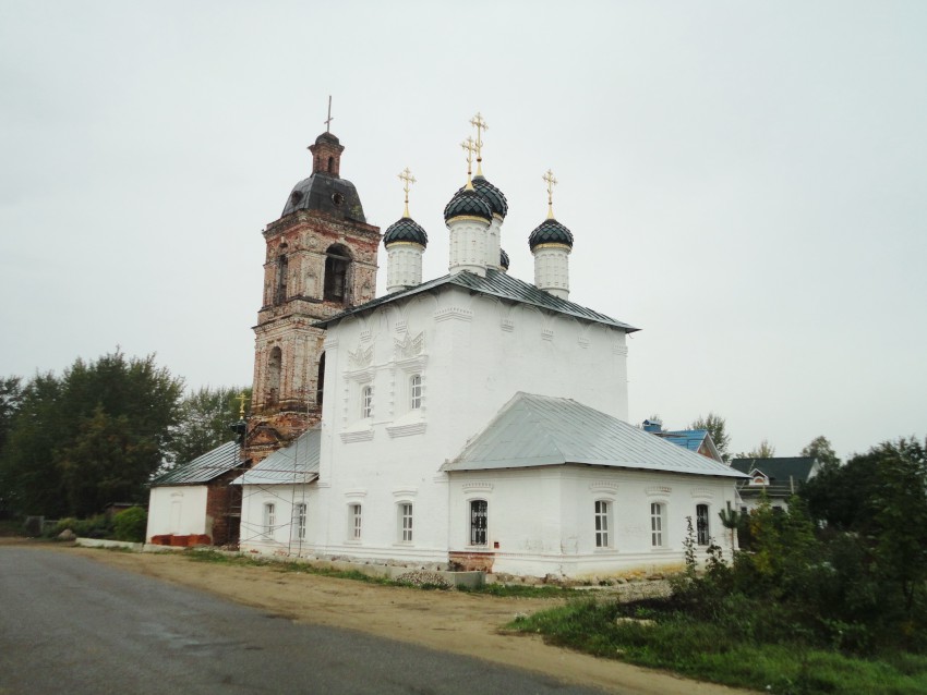 Церковь Казанской иконы Божией Матери, Сарафоново (Ярославский район, Ярославская область). общий вид в ландшафте