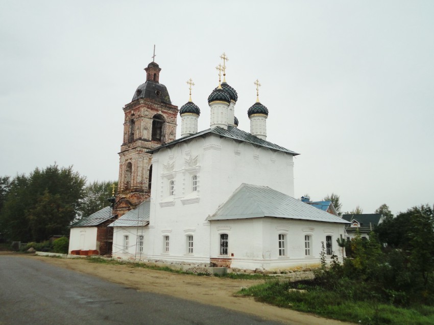 Сарафоново. Церковь Казанской иконы Божией Матери. общий вид в ландшафте