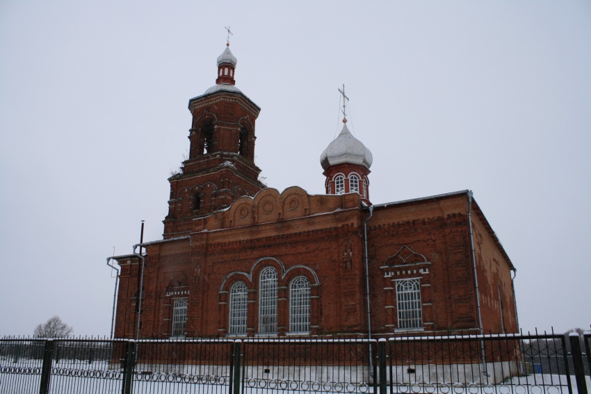 Церковь Михаила Архангела, Кремлево (Скопинский район и г. Скопин, Рязанская область). общий вид в ландшафте