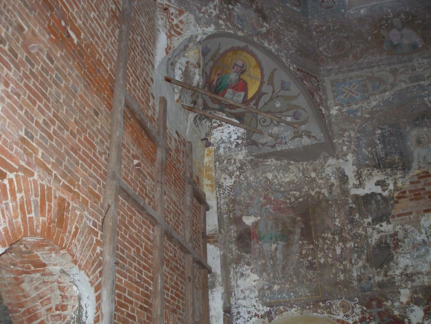 Спасское. Церковь Сошествия Святого Духа. интерьер и убранство, Фрагмент сохранившихся фресок.