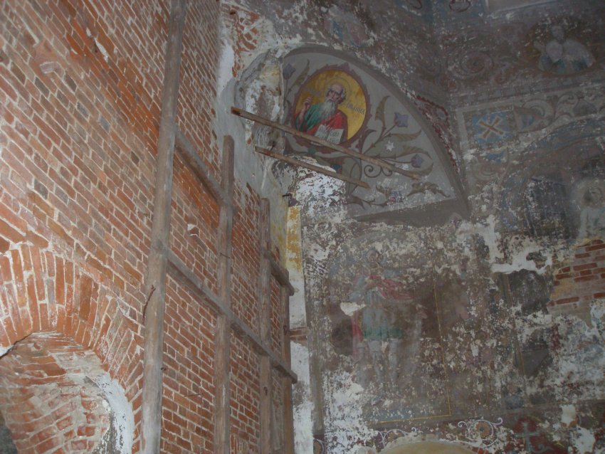 Церковь Сошествия Святого Духа, Спасское (Собинский район, Владимирская область). интерьер и убранство, Фрагмент сохранившихся фресок.