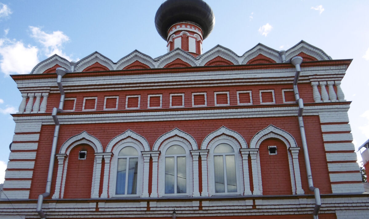 Церковь Николая Чудотворца, Семёнов (Семёновский ГО, Нижегородская область). архитектурные детали, Архитектурное оформление верхней части северного фасада основного объема храма