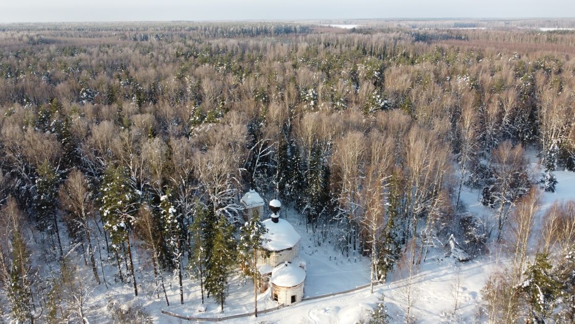 Пупково, урочище. Церковь Спаса Преображения. общий вид в ландшафте