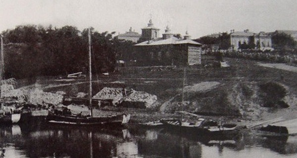 Церковь Иннокентия, епископа Иркутского (каменная), Хабаровск (Хабаровск, город, Хабаровский край). архивная фотография, Первая (деревянная) Иннокентьевская церковь.Построено в 1869 г., освящено 23 июня 1870 г.http://svt-innokentiy.info