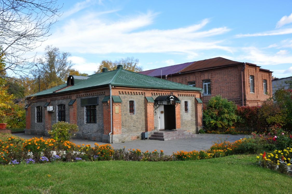 Церковь Иннокентия, епископа Иркутского (каменная), Хабаровск (Хабаровск, город, Хабаровский край). дополнительная информация, Церковная лавка