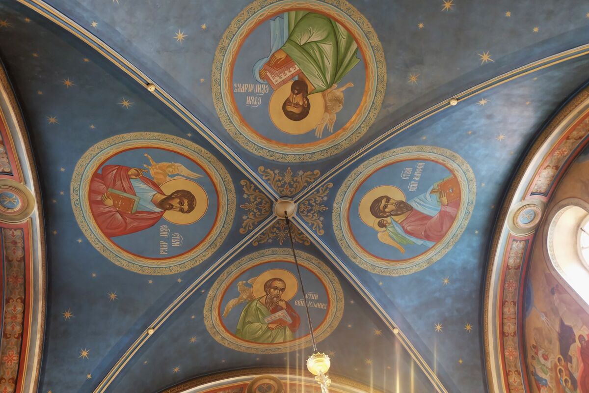 Церковь Иннокентия, епископа Иркутского (каменная), Хабаровск (Хабаровск, город, Хабаровский край). интерьер и убранство