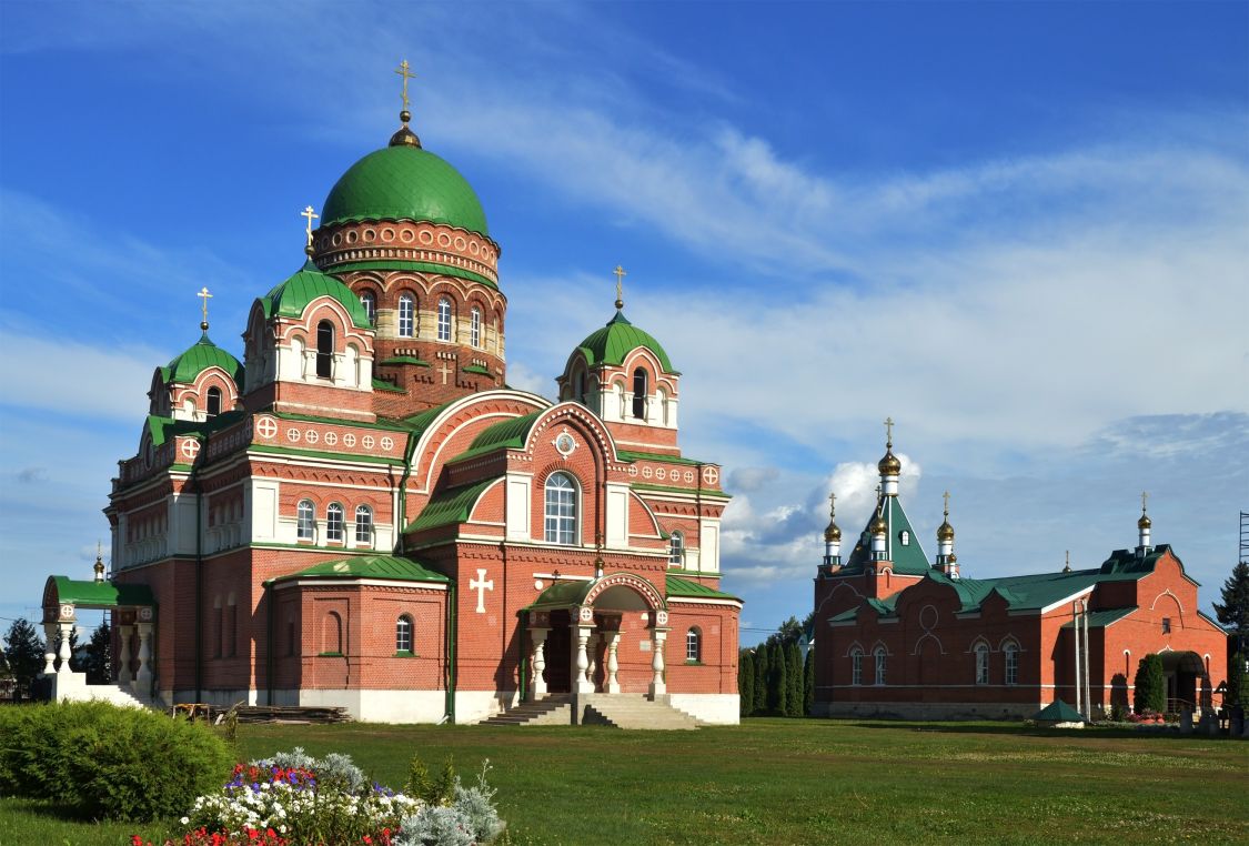 Троекуровский Дмитриевский Иларионовский женский монастырь. Собор Владимирской иконы Божией Матери, Троекурово (Лебедянский район, Липецкая область). фасады, Общий вид на ландшафте