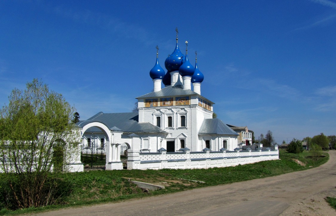 Бурмакино, село. Церковь Воскресения Христова. общий вид в ландшафте, вид с юго-востока