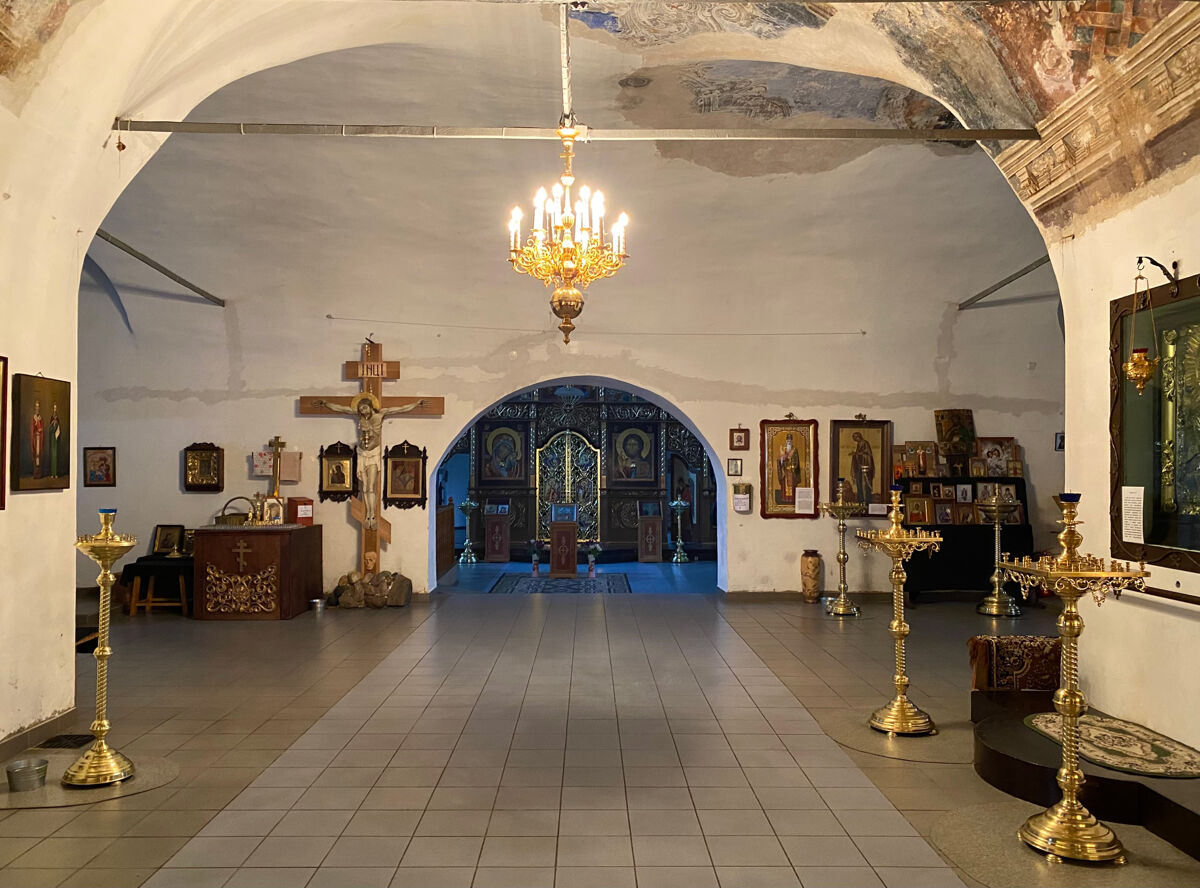 Церковь Воскресения Христова, Бурмакино, село (Некрасовский район, Ярославская область). интерьер и убранство, Трапезная, вид от входа