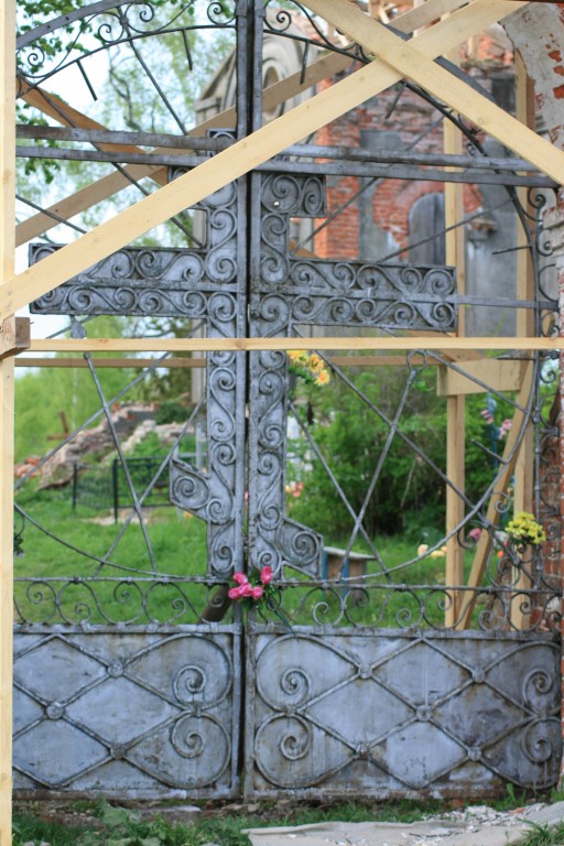 Церковь Казанской иконы Божией Матери, Воронино (Городецкий район, Нижегородская область). дополнительная информация, Церковная ограда