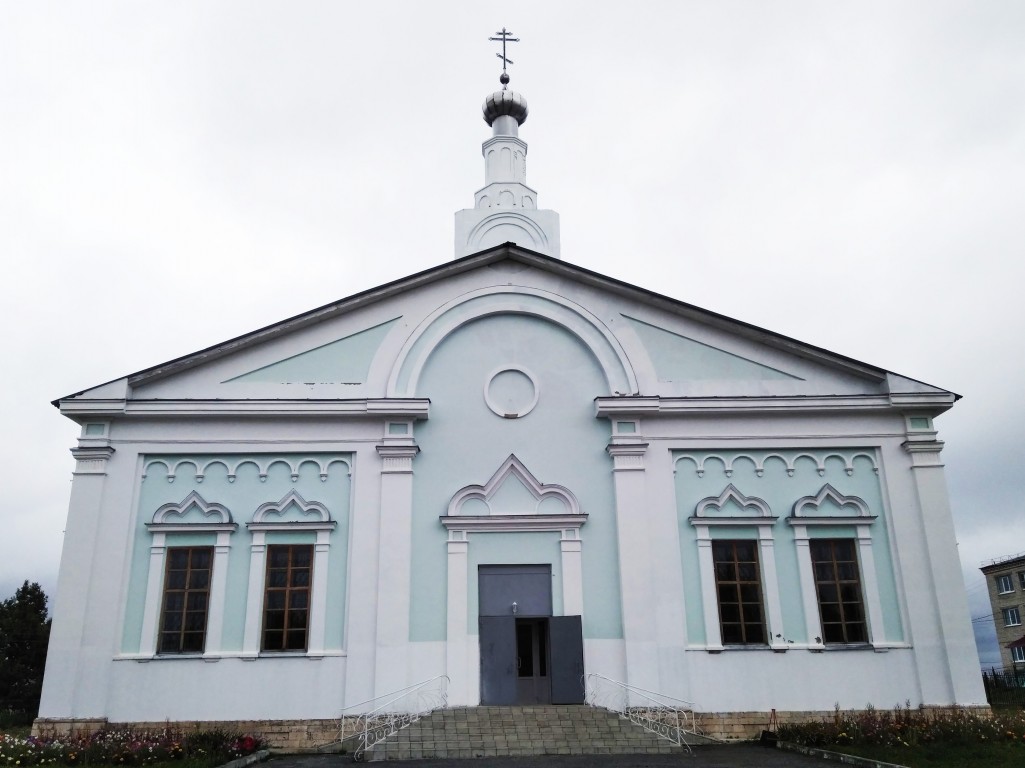 Церковь Троицы Живоначальной, Порецкое (Порецкий район, Республика Чувашия). фасады, Западный фасад храма с главными вратами 