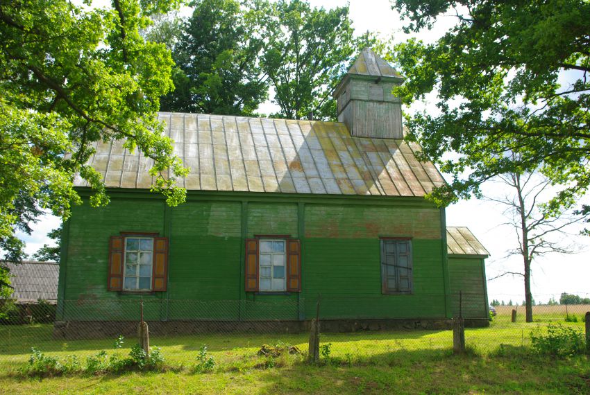 Неизвестная старообрядческая моленная, Ащуки (Аугшдаугавский край, Латвия). общий вид в ландшафте
