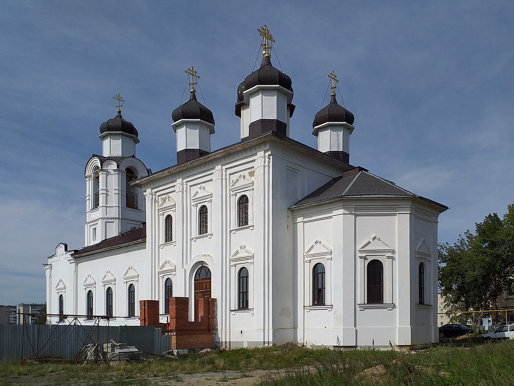 Каменск-Уральский. Преображенский мужской монастырь. Церковь Спаса Преображения. фасады, Вид с юго-востока