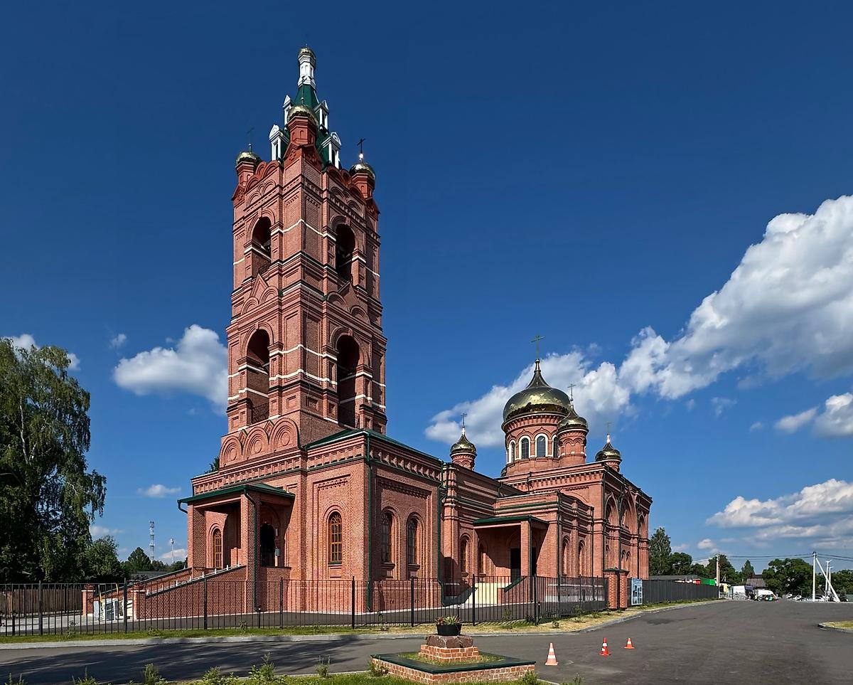 Вид с юго-запада, фасады. Церковь Троицы Живоначальной (новая), Саввино (Егорьевский городской округ, Московская область)