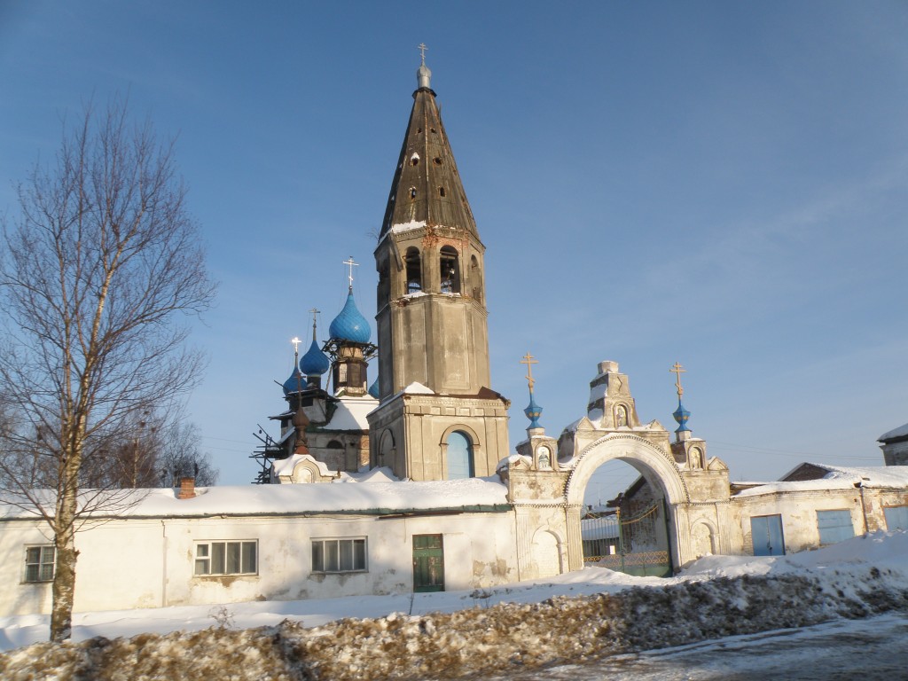 Церковь Смоленской иконы Божией Матери, Середа (Даниловский район, Ярославская область). фасады