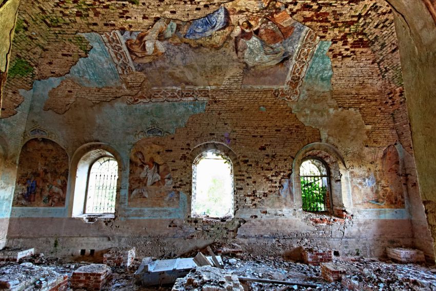 Церковь Троицы Живоначальной, Алабузино (Бежецкий район, Тверская область). интерьер и убранство