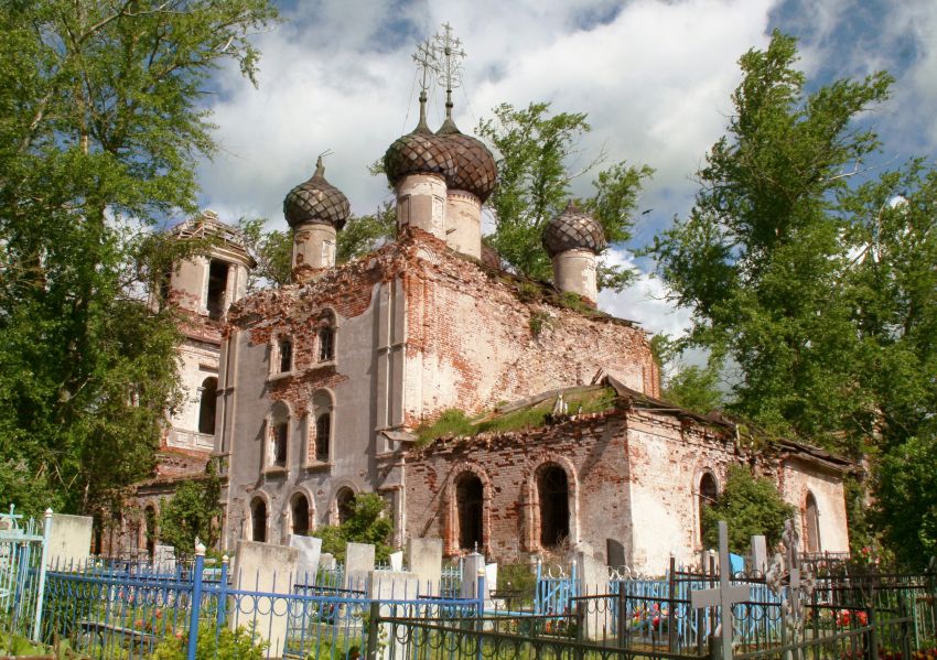 Церковь Троицы Живоначальной, Алабузино (Бежецкий район, Тверская область). фасады