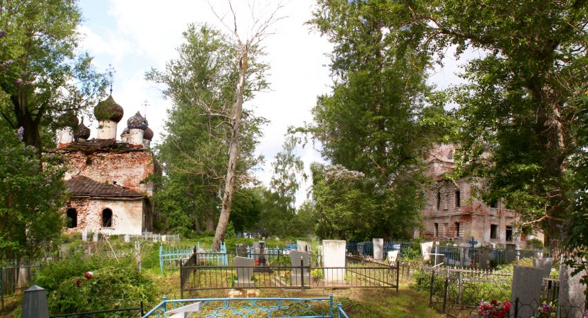 Церковь Троицы Живоначальной, Алабузино (Бежецкий район, Тверская область). общий вид в ландшафте