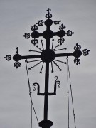 Церковь Троицы Живоначальной, Надглавный крест одной из малых глав<br>, Алабузино, Бежецкий район, Тверская область