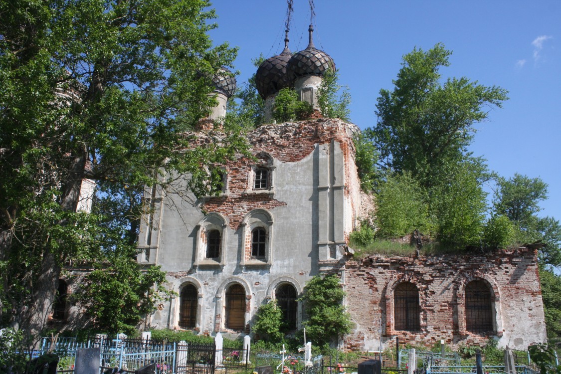 Алабузино. Церковь Троицы Живоначальной. фасады