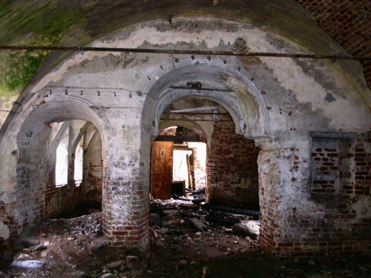 Церковь Воскресения Христова, Ирта (Ленский район, Архангельская область). интерьер и убранство, алтарь нижнего яруса