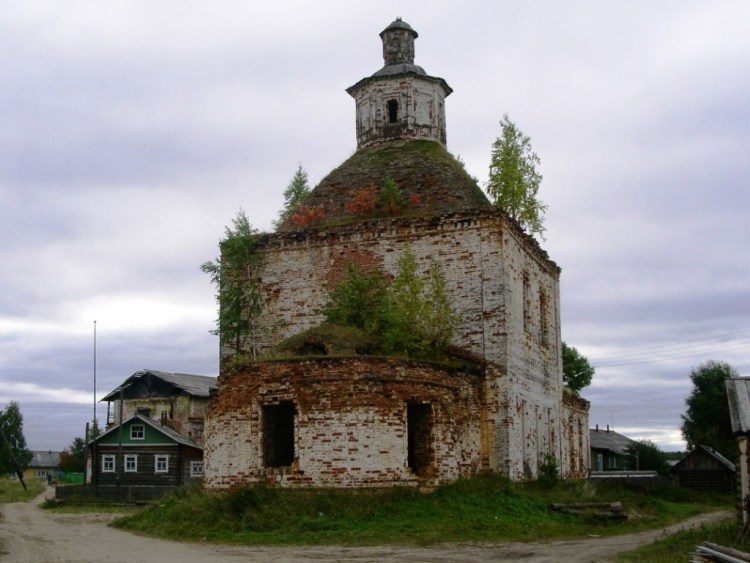 Лена. Церковь Успения Пресвятой Богородицы. фасады, вид с востока