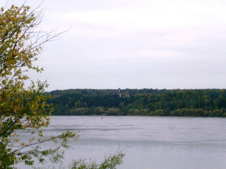 Церковь Рождества Христова, Цылиба (Цилиба), урочище (Ленский район, Архангельская область). общий вид в ландшафте, вид с правого берега, от Вожемского городка