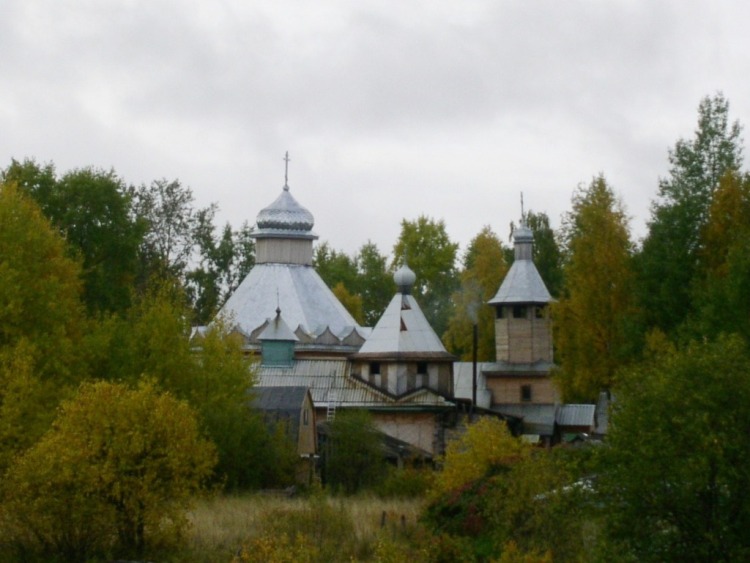 Микунь. Церковь Успения Пресвятой Богородицы. общий вид в ландшафте, вид с северо-востока