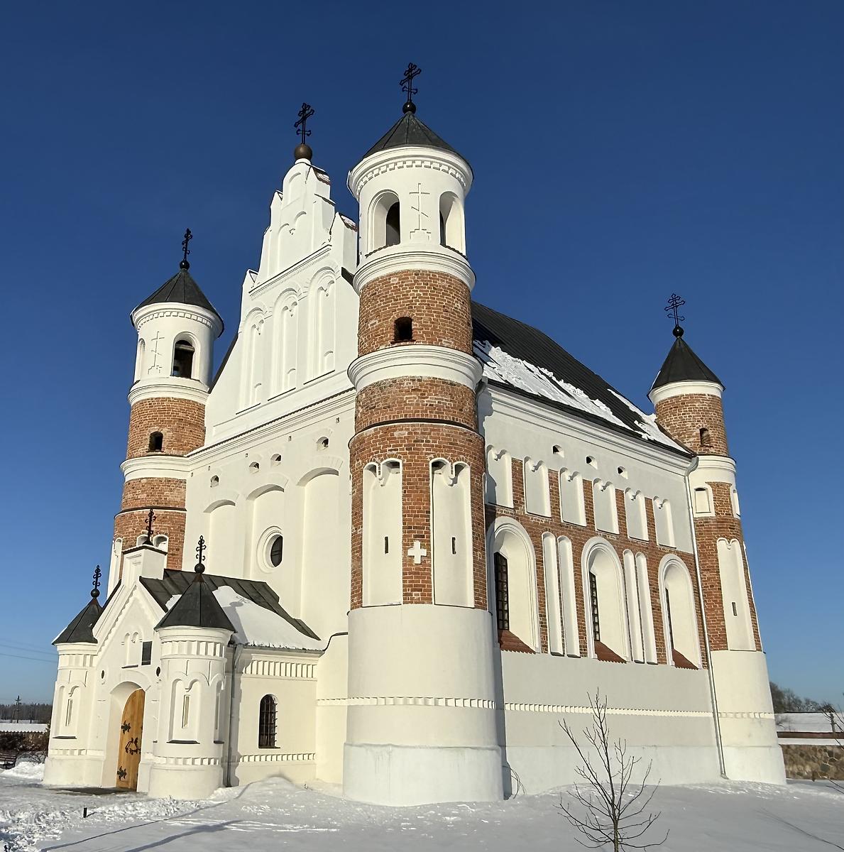 Вид с юго-запада, фасады. Церковь Рождества Пресвятой Богородицы, Мурованка (Щучинский район, Беларусь, Гродненская область)