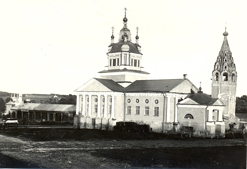 Солигалич. Церковь Воздвижения Креста Господня (Бориса и Глеба). архивная фотография, С сайта http://lib.convdocs.org/docs/index-28904.html