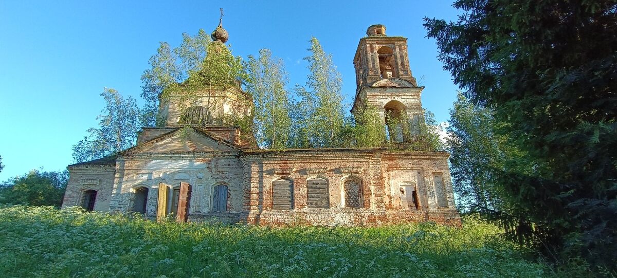 Церковь Введения во храм Пресвятой Богородицы, Денисьево (Галичский район, Костромская область). фасады