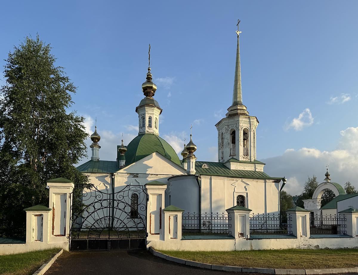 Вид с северо-востока, фасады. Церковь Рождества Пресвятой Богородицы, Берёзово (Берёзовский район, Ханты-Мансийский автономный округ)