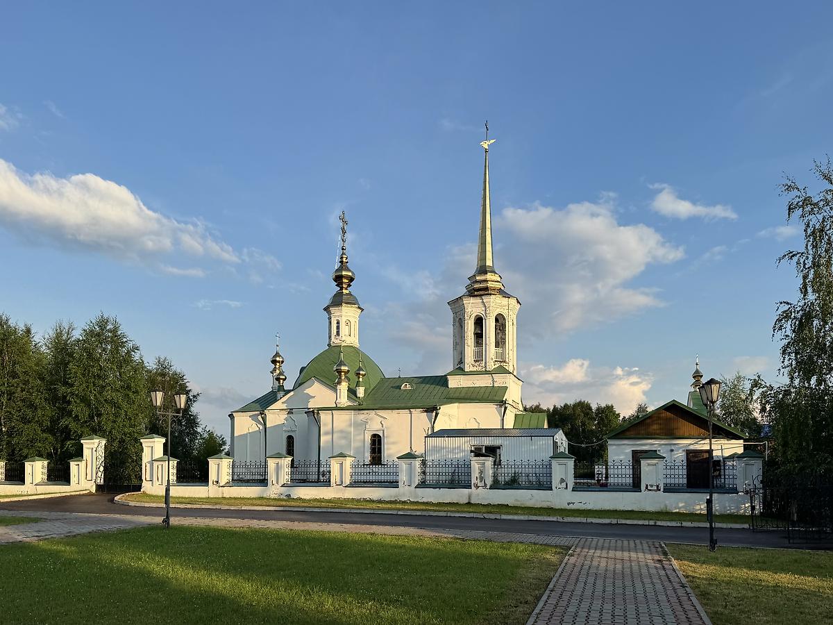 Вид с северо-запада, фасады. Церковь Рождества Пресвятой Богородицы, Берёзово (Берёзовский район, Ханты-Мансийский автономный округ)