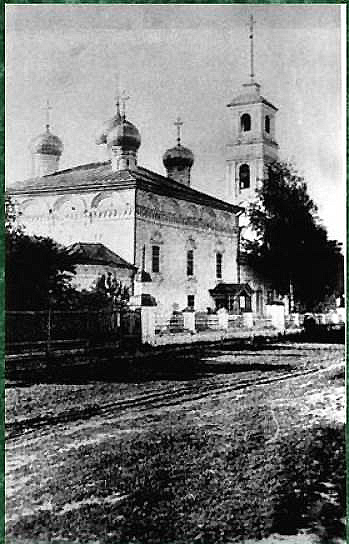 Церковь Михаила Архангела, Ядрин (Ядринский район, Республика Чувашия). архивная фотография, Фото с сайта http://5geografiya.net/CHuvashija/JAdrin/008-Spaso-Preobrazhenskij-sobor.html