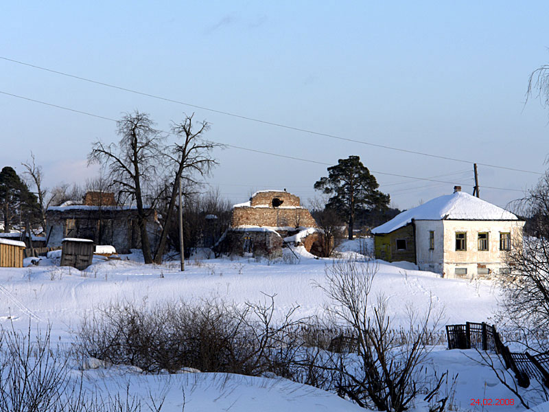 Солигалич. Церковь Успения Пресвятой Богородицы. общий вид в ландшафте